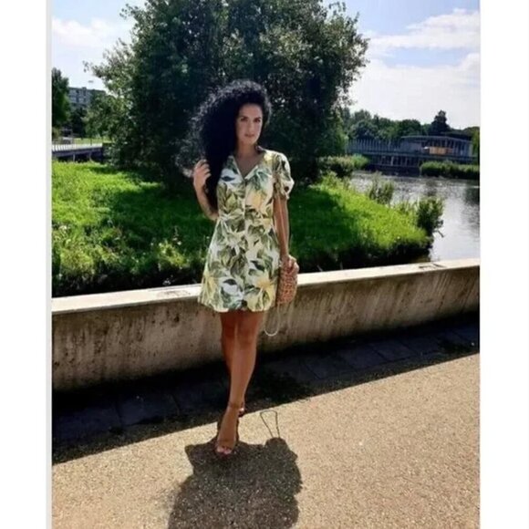 H&M Linen Blend Mini Dress S Lemon Leaf Print Cotton Blogger Fav Summer Vacation - Picture 14 of 14